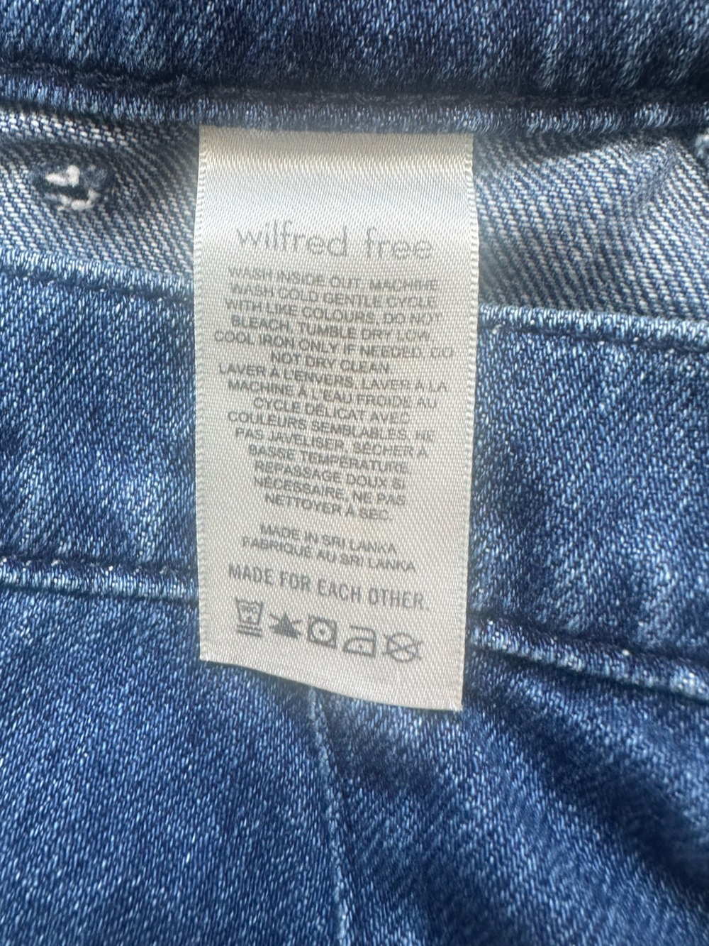 Aritzia Wilfred Free Jeans Denim Patch Pocket Mini Shorts (Size 2) - Picture 6 of 7